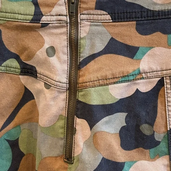 CAbi Camouflage Cargo Skirt - Picture 3 of 4
